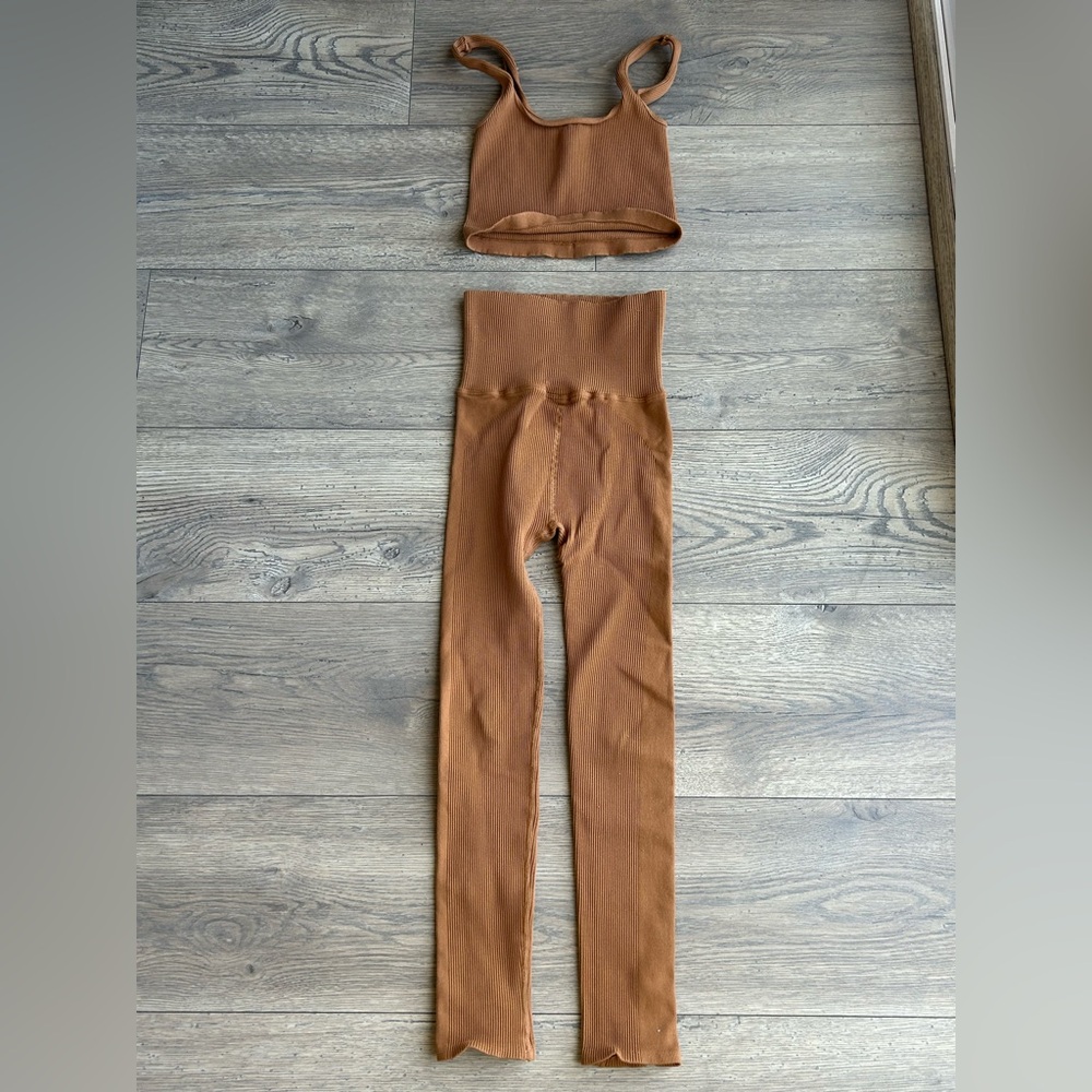 Ribbed High-Waist Leggings and Crop Tank Set - Brown